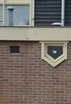 Een vijfhoekig raampje maakt de constructie af.
<br/>
Richard Keijzer, 2015-10-05